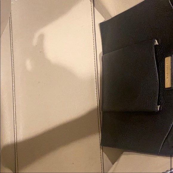 Beautiful preloved authentic Tory Burch tote. - Picture 6 of 6